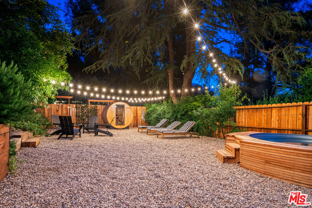 1238 Fernwood Pacific Dr