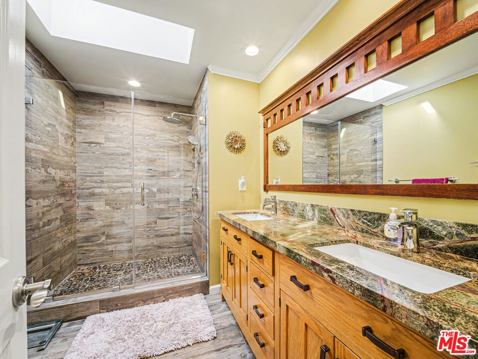 3106 Voltaire Dr