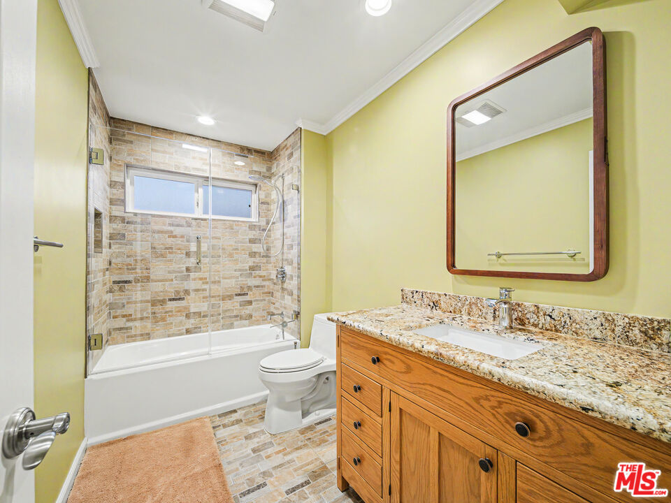 3106 Voltaire Dr
