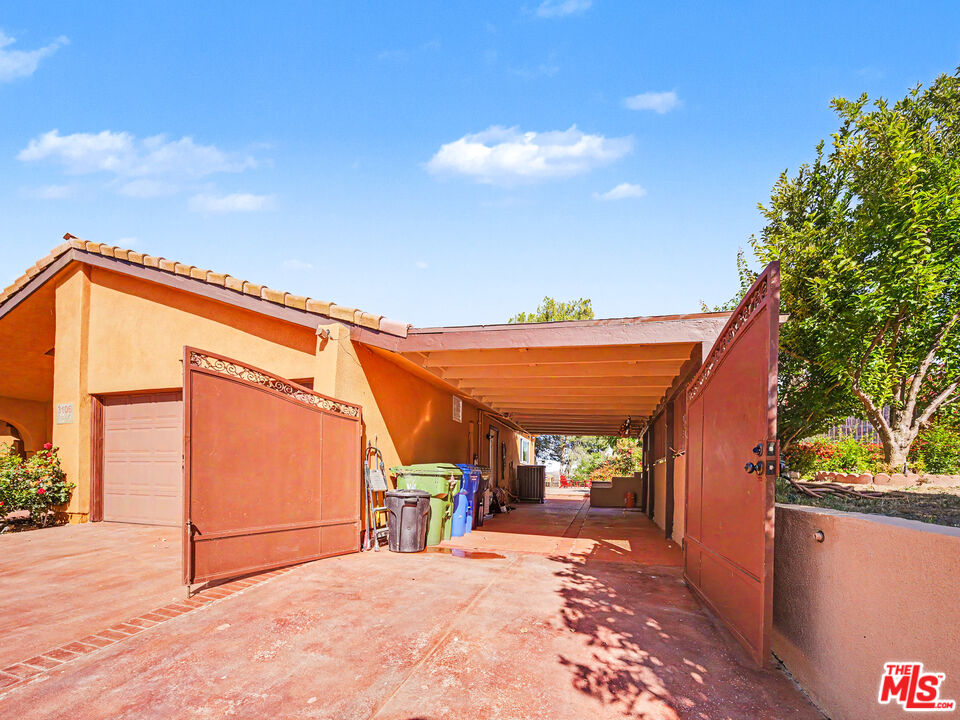 3106 Voltaire Dr