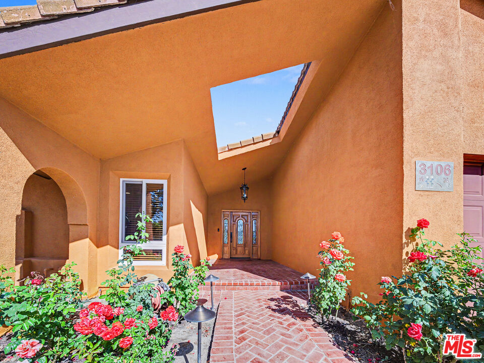 3106 Voltaire Dr
