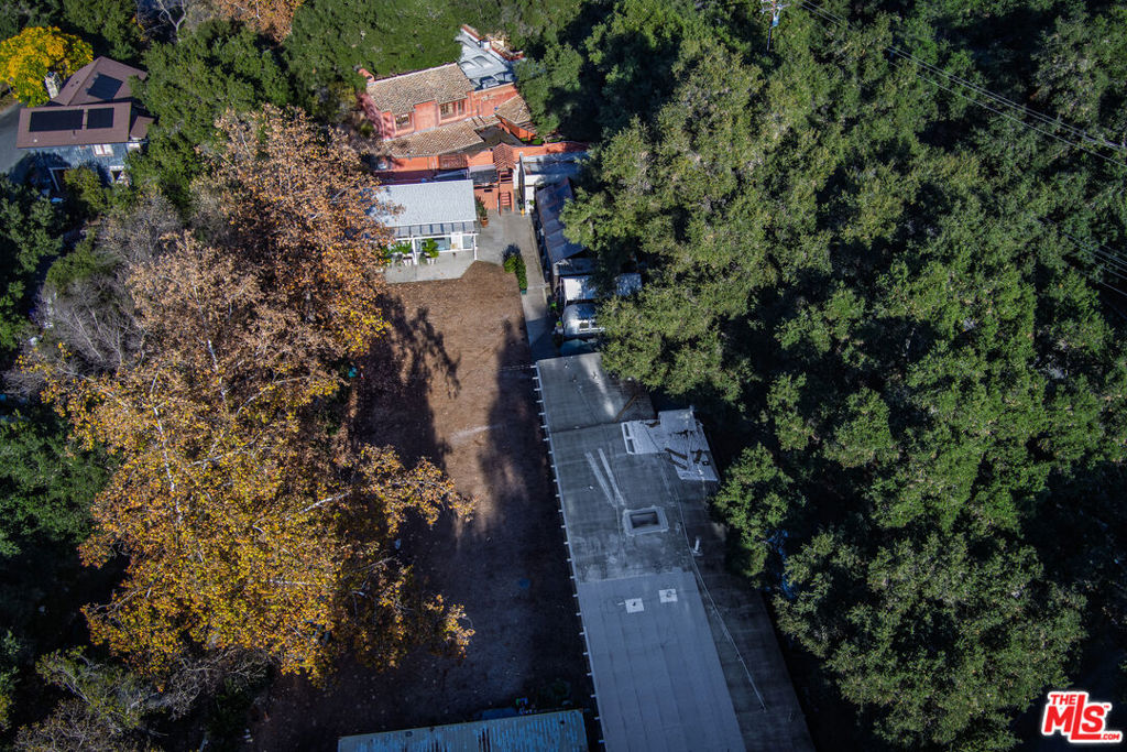1111 N Topanga Canyon Boulevard