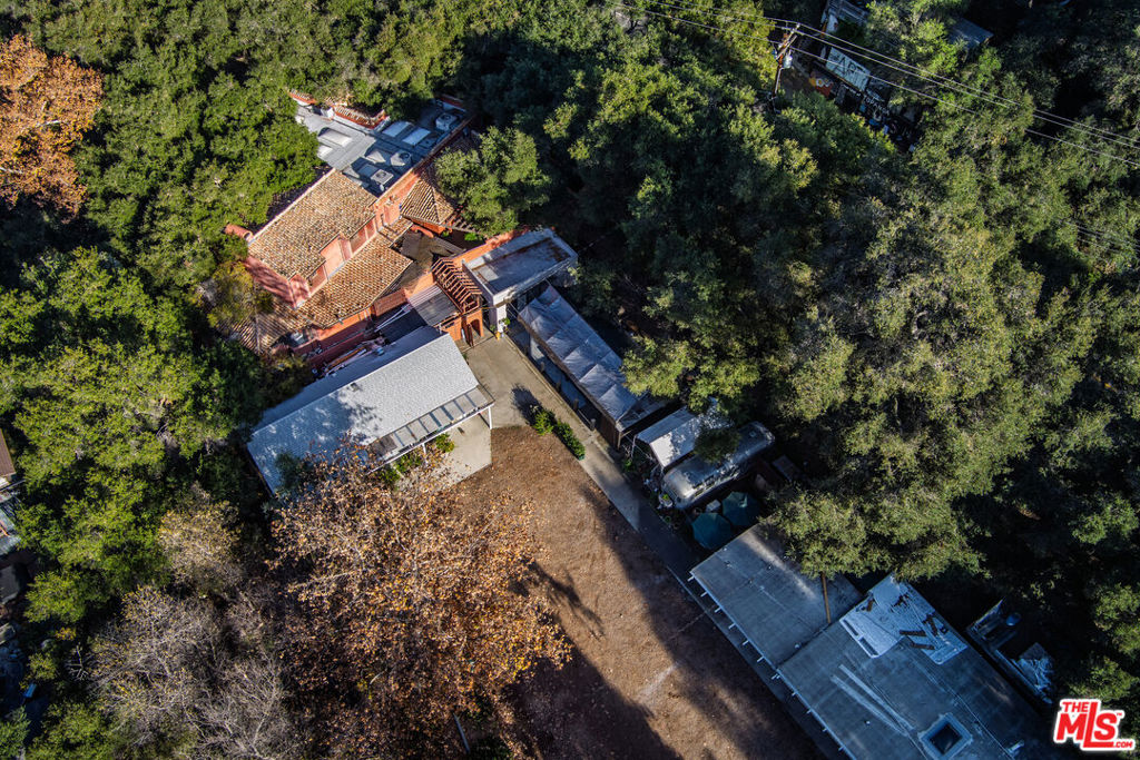1111 N Topanga Canyon Boulevard