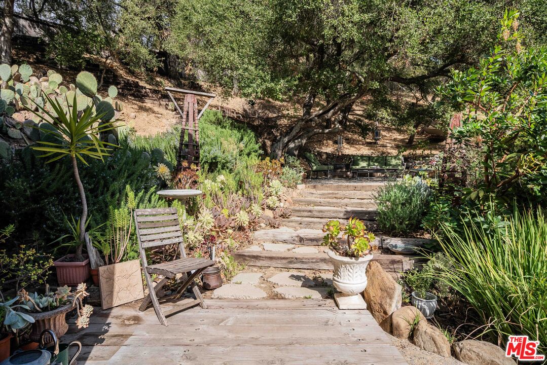 21330 Encina Rd