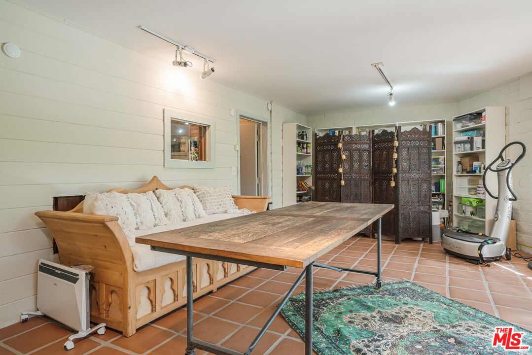 21330 Encina Rd