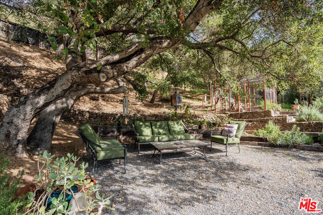 21330 Encina Rd
