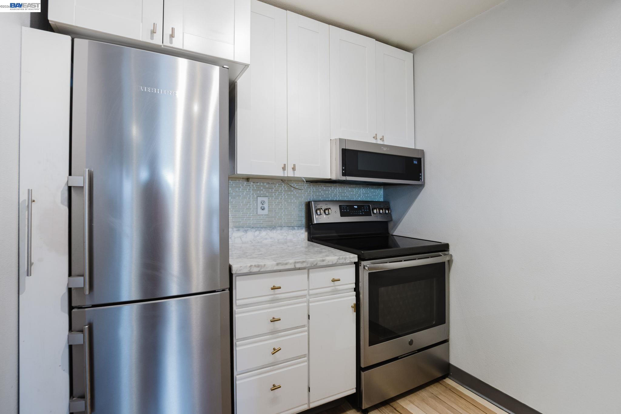 2901 Macarthur Blvd # 210