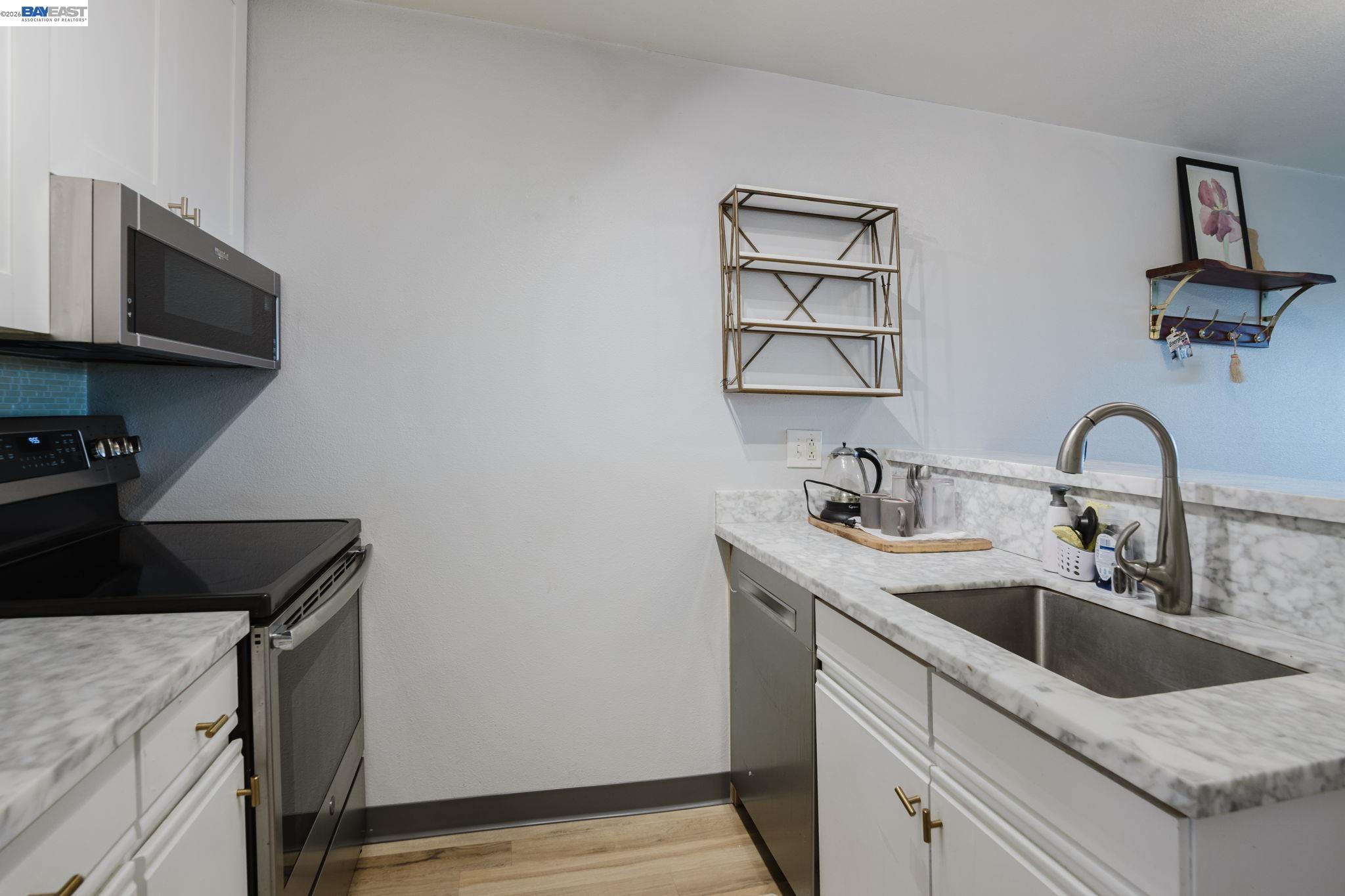 2901 Macarthur Blvd # 210