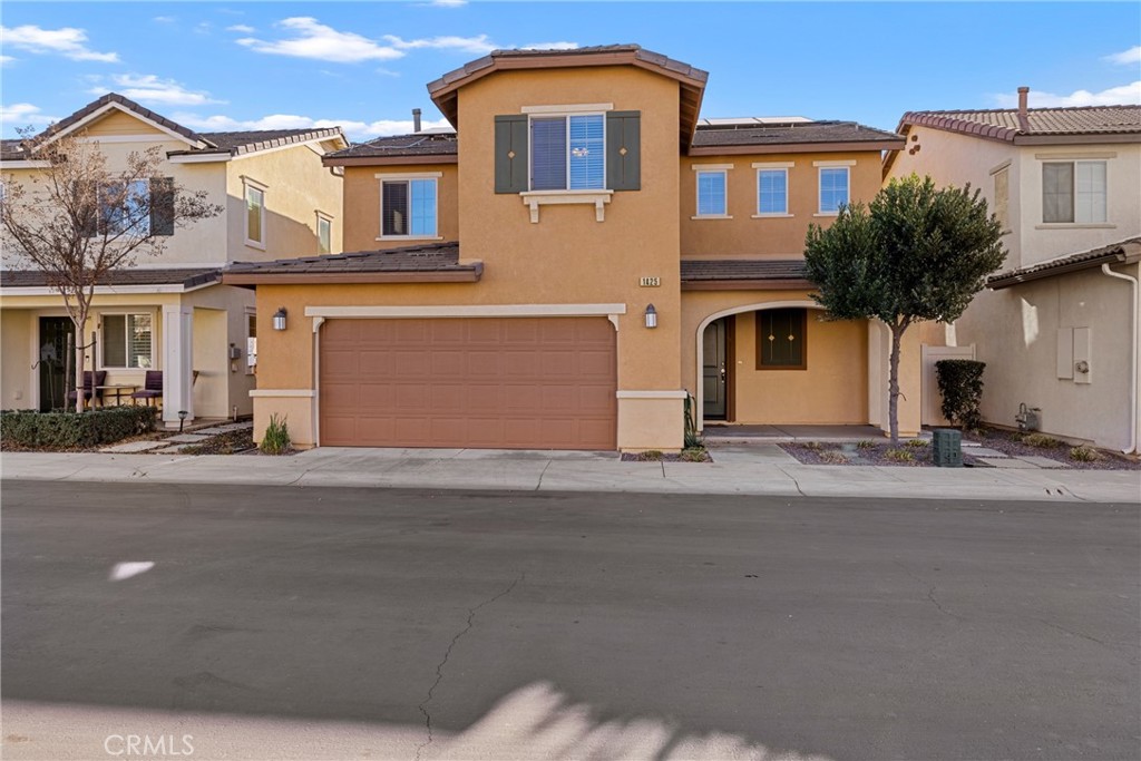 1425 Chinaberry Lane