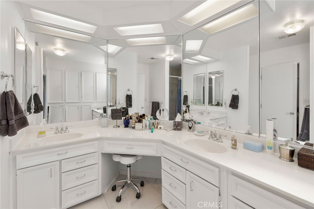 10528 Arapahoe Circle