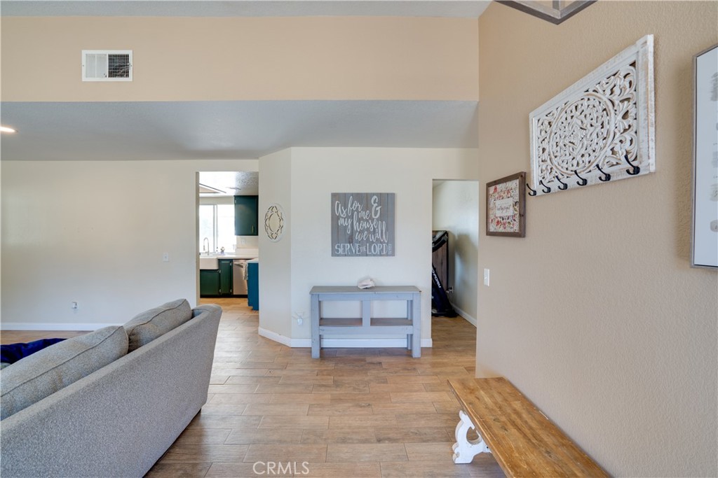 18825 Mariposa Avenue