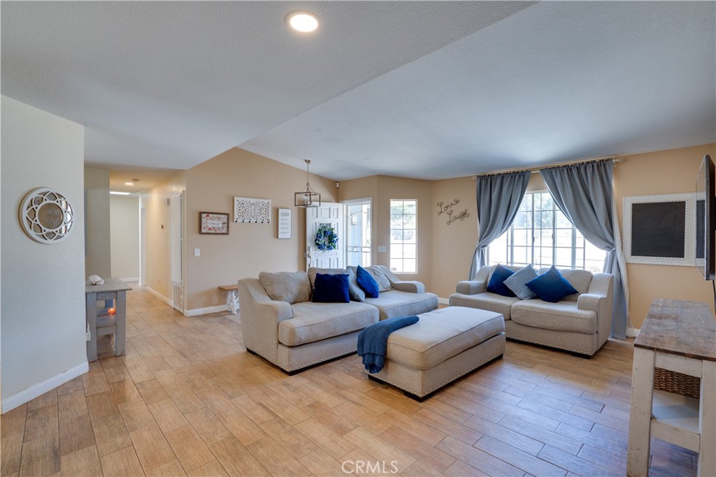 18825 Mariposa Avenue