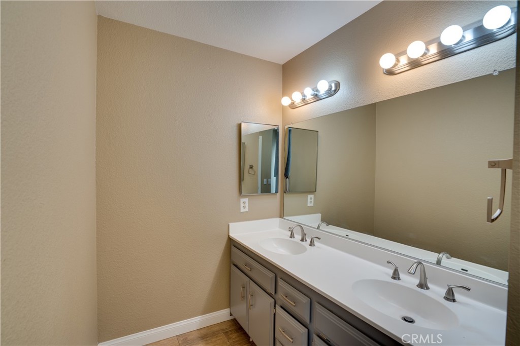 18825 Mariposa Avenue