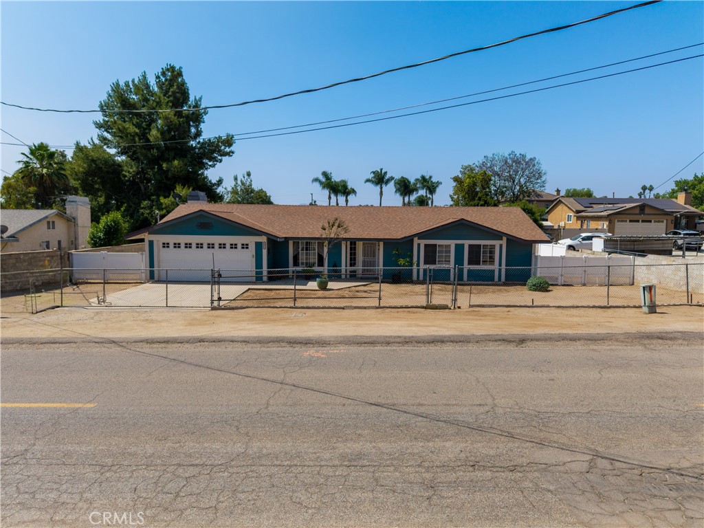 18825 Mariposa Avenue