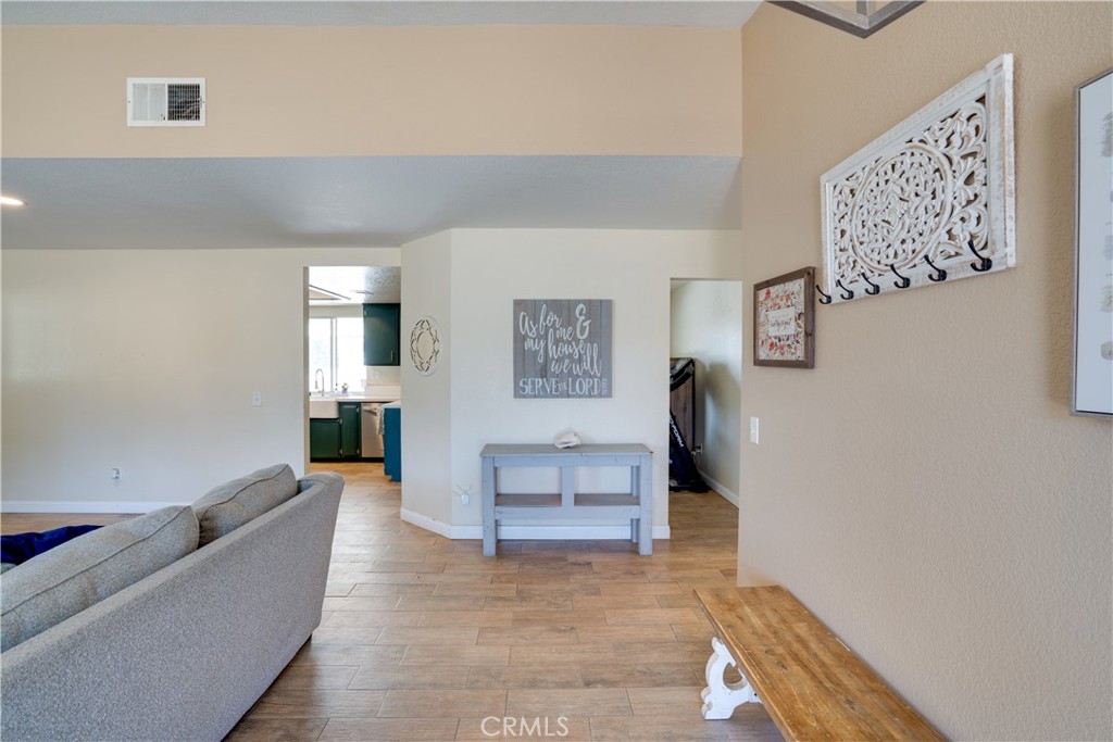 18825 Mariposa Avenue