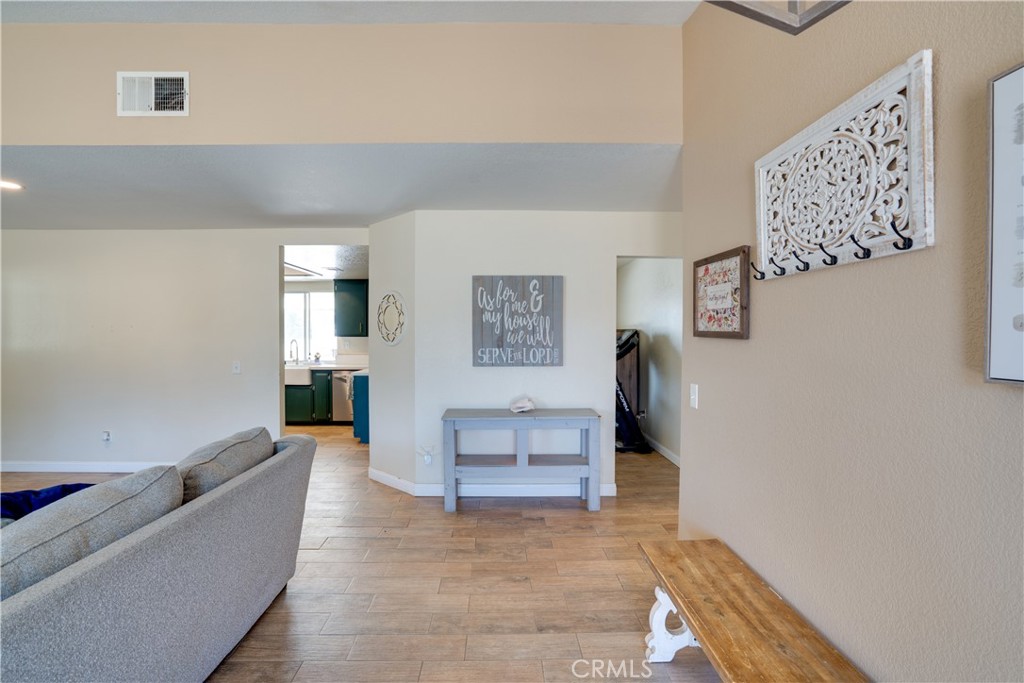 18825 Mariposa Avenue