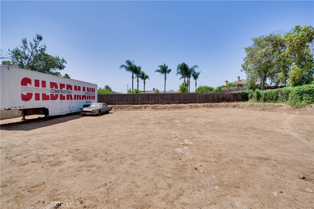 18825 Mariposa Avenue