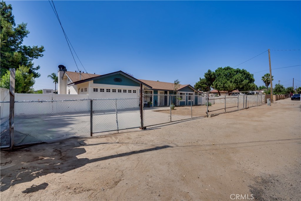 18825 Mariposa Avenue