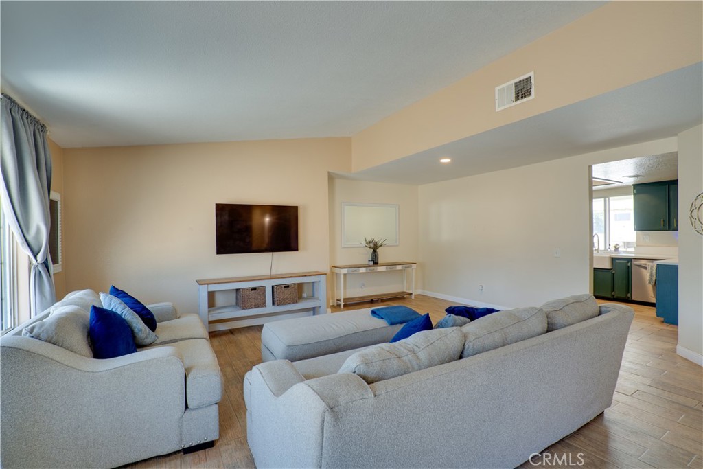 18825 Mariposa Avenue