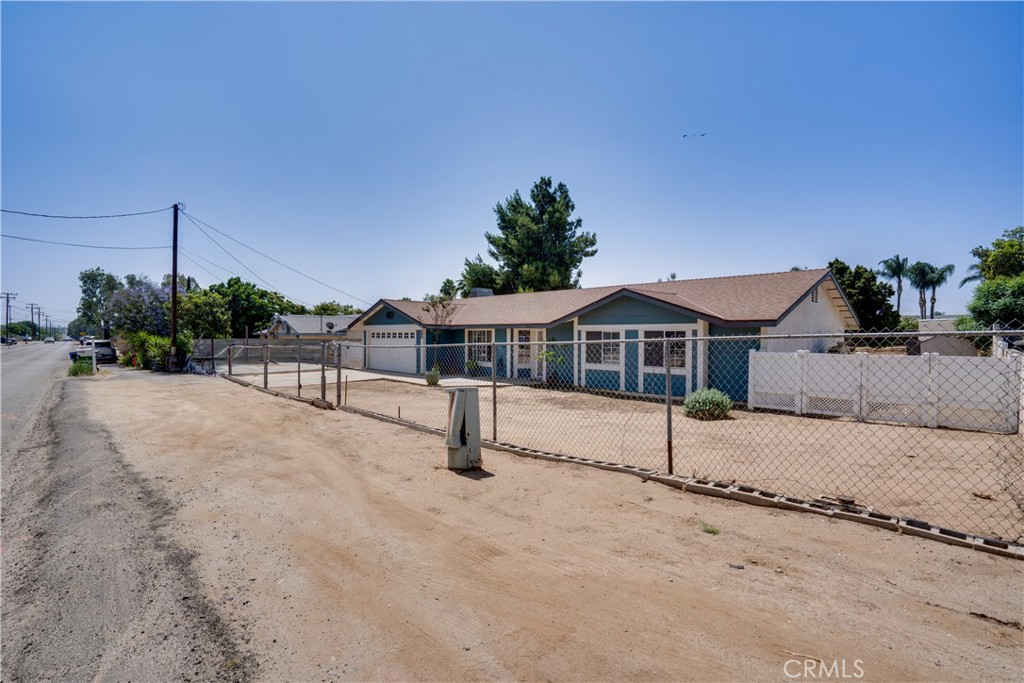 18825 Mariposa Avenue