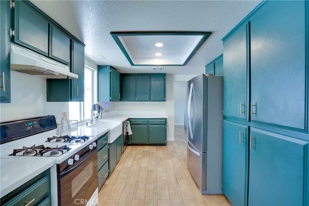 18825 Mariposa Avenue