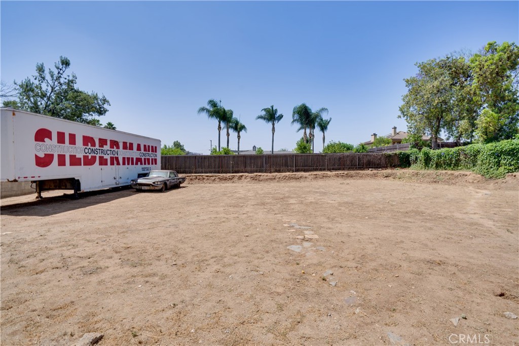 18825 Mariposa Avenue