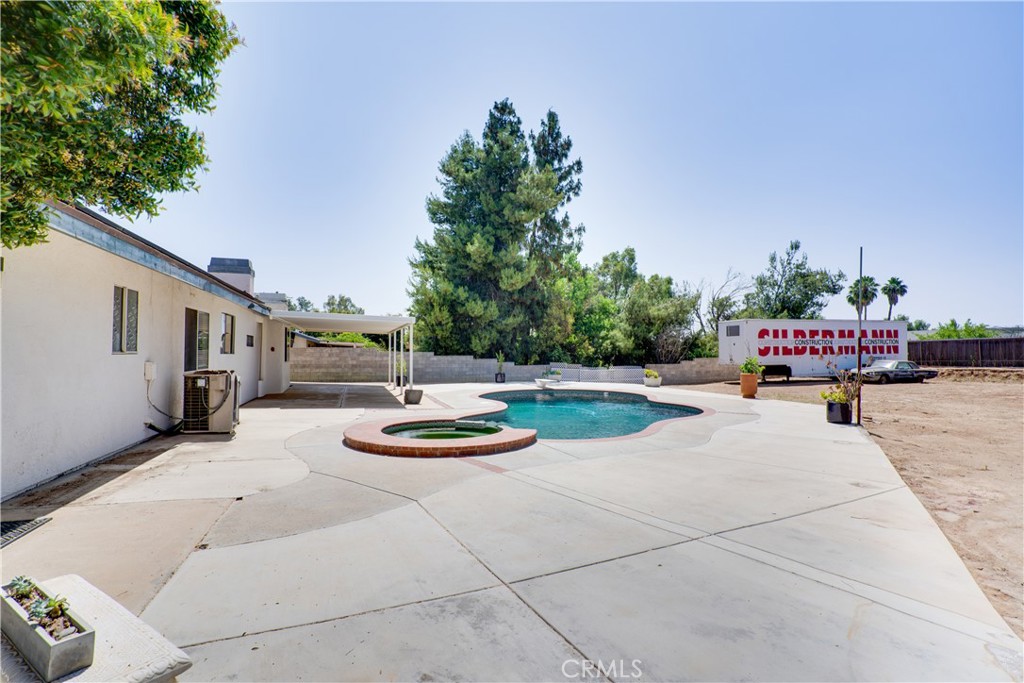 18825 Mariposa Avenue