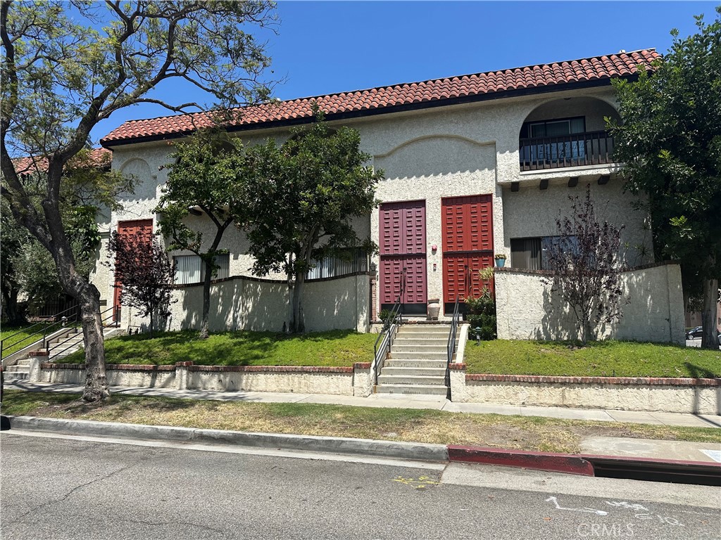 300 N Isabel Street 21