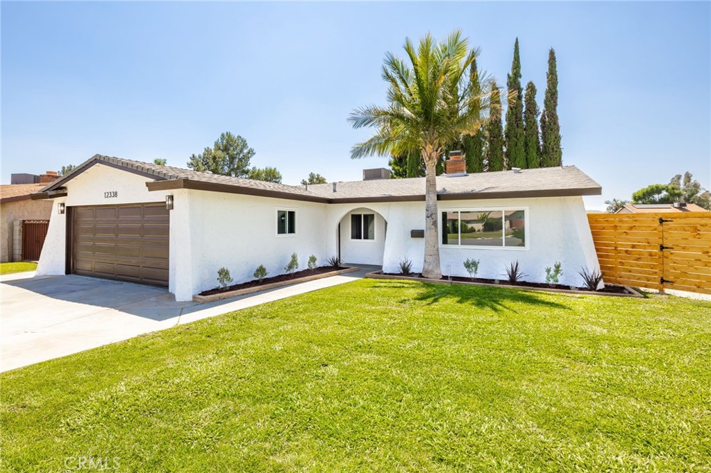 12338 Vivienda Avenue