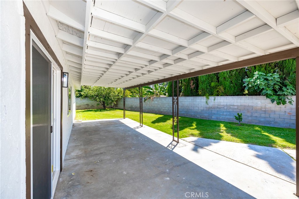 12338 Vivienda Avenue