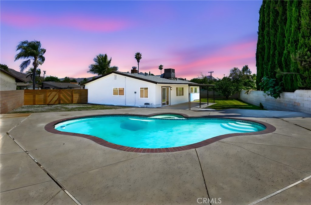 12338 Vivienda Avenue