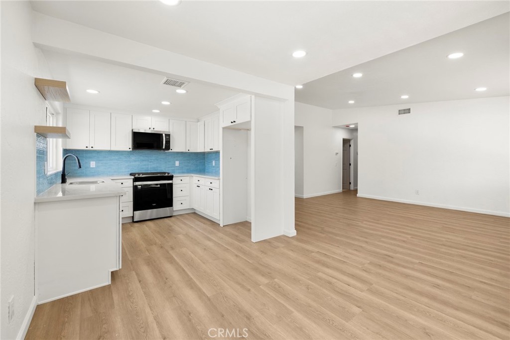 12338 Vivienda Avenue