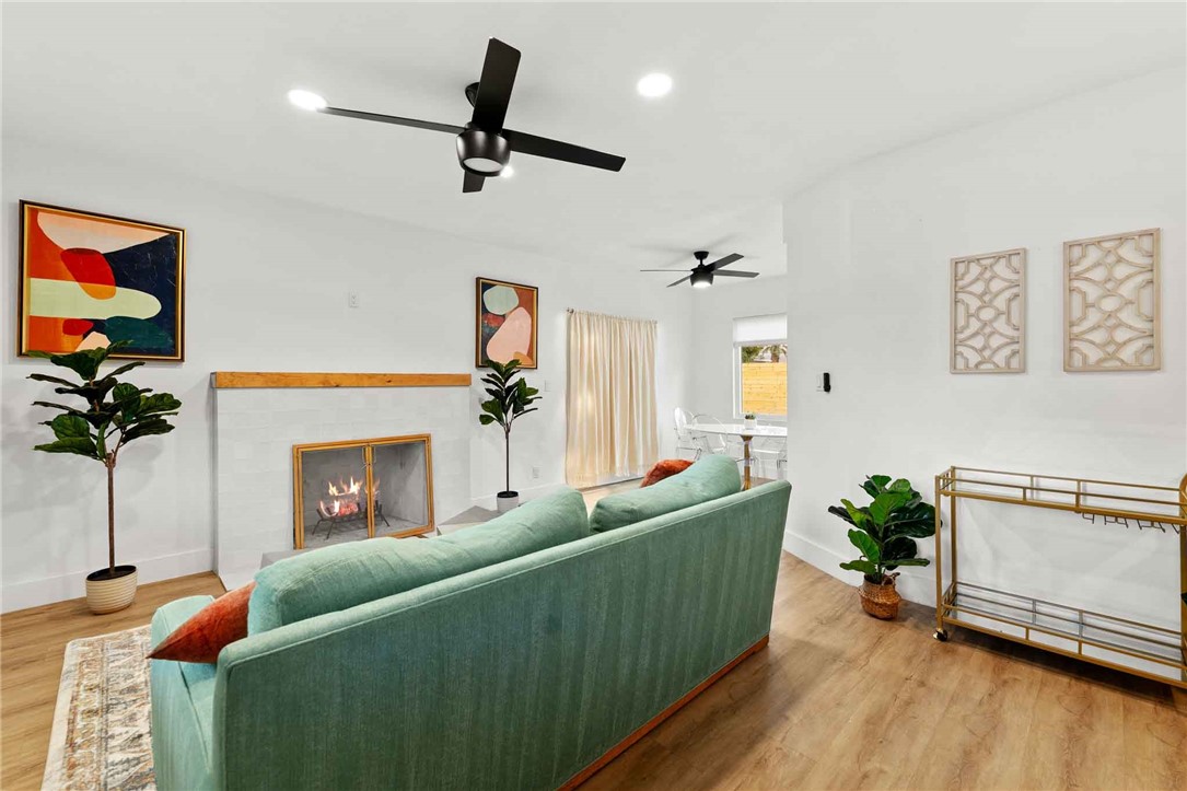 4351 E Calle De Carlos