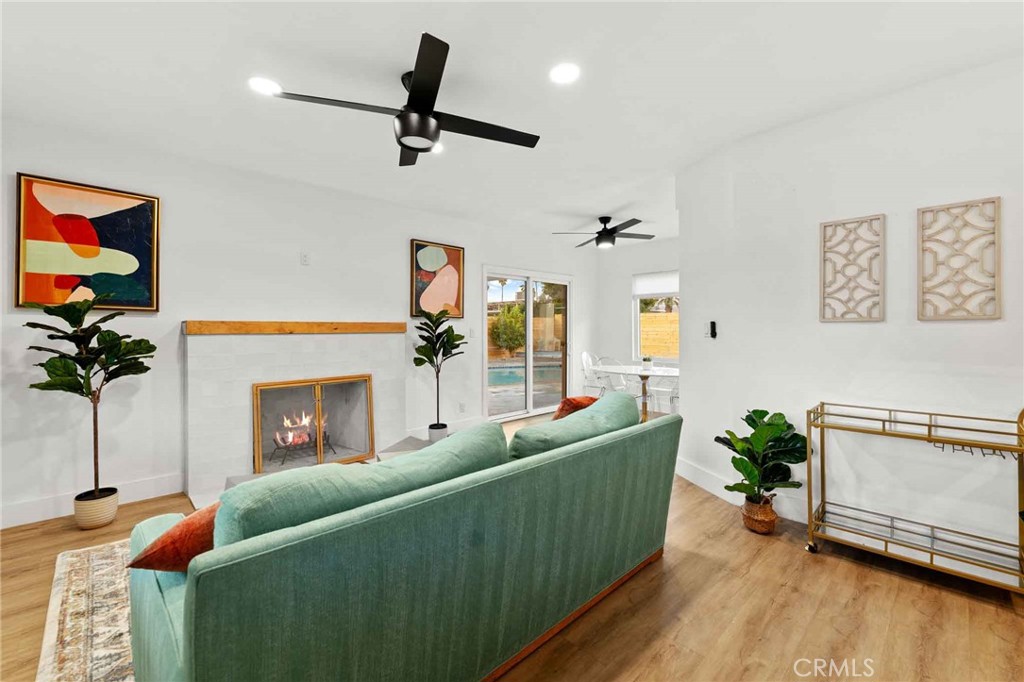 4351 E Calle De Carlos