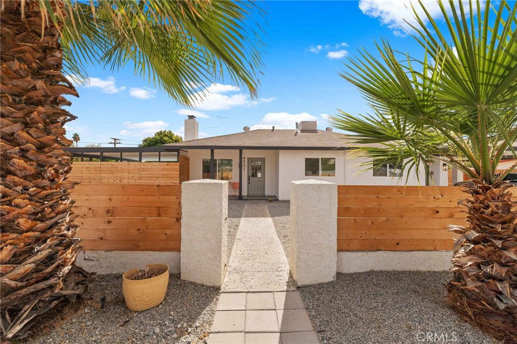 4351 E Calle De Carlos