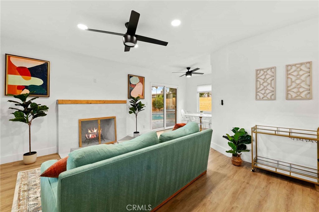 4351 E Calle De Carlos