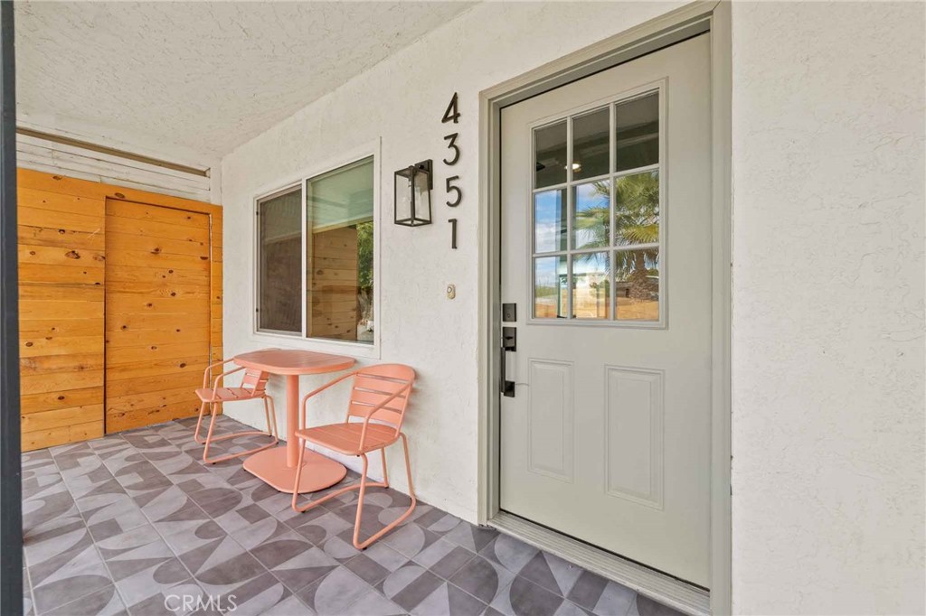 4351 E Calle De Carlos