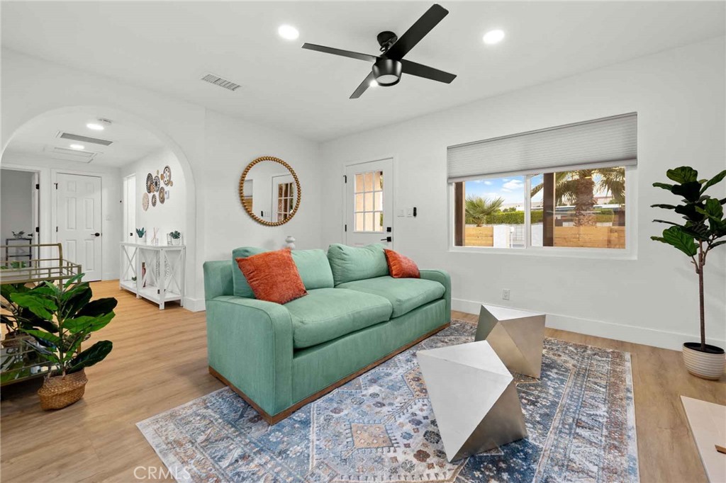 4351 E Calle De Carlos