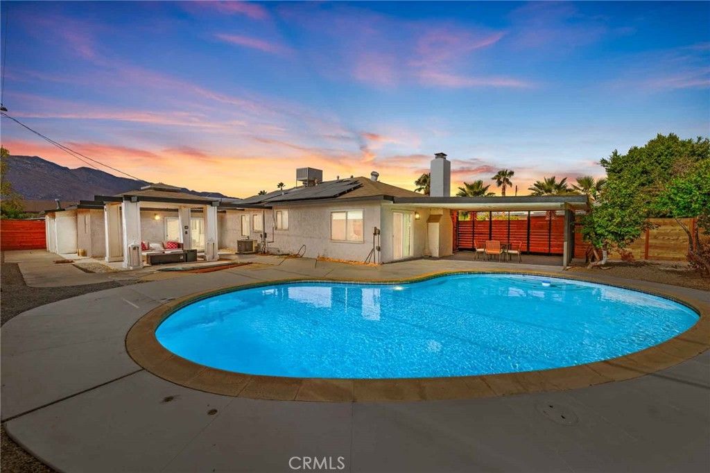 4351 E Calle De Carlos