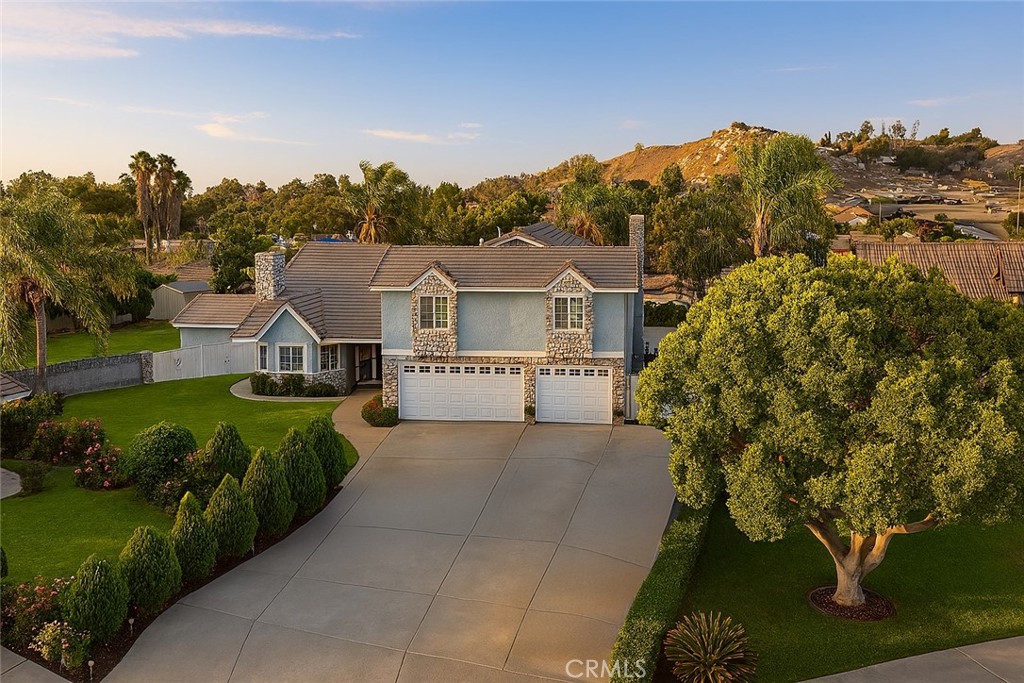 10935 Thrush Drive