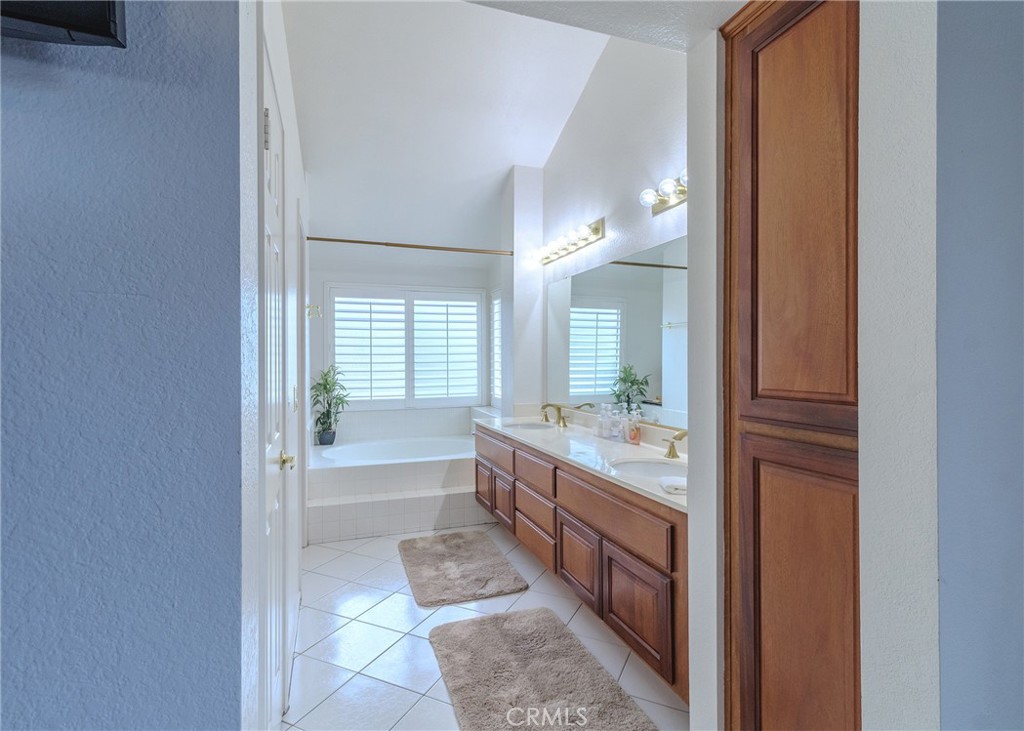 39672 Maple Leaf Court