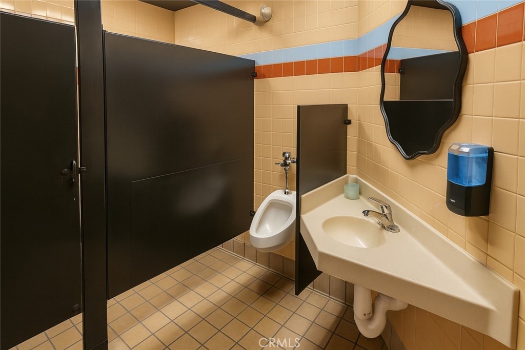 1380 E Florida Avenue