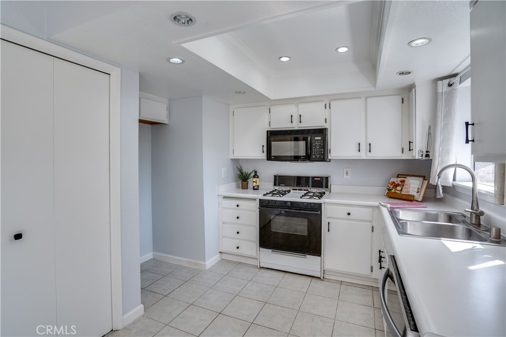 500 N Tustin Avenue 218