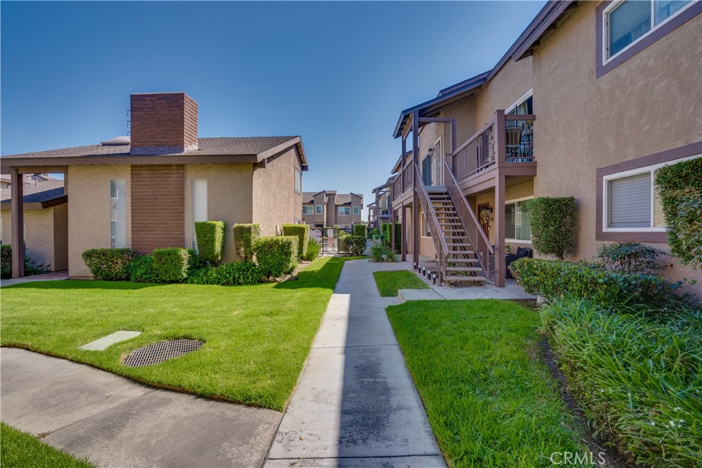 500 N Tustin Avenue 218