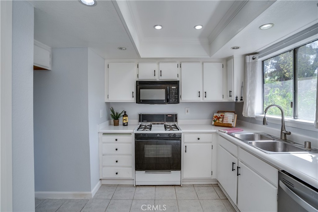 500 N Tustin Avenue 218