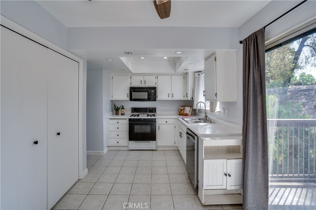 500 N Tustin Avenue 218