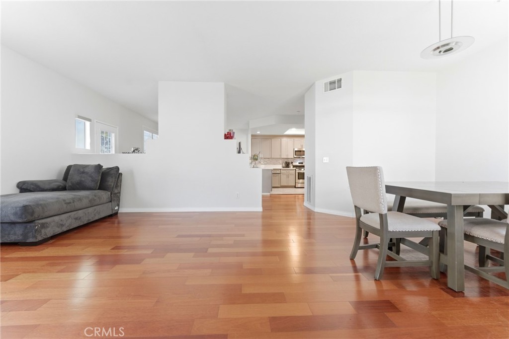 7543 W Liberty