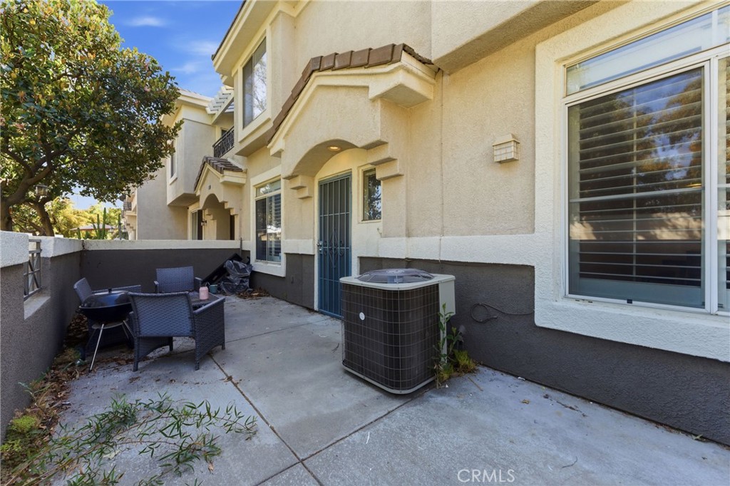 7543 W Liberty