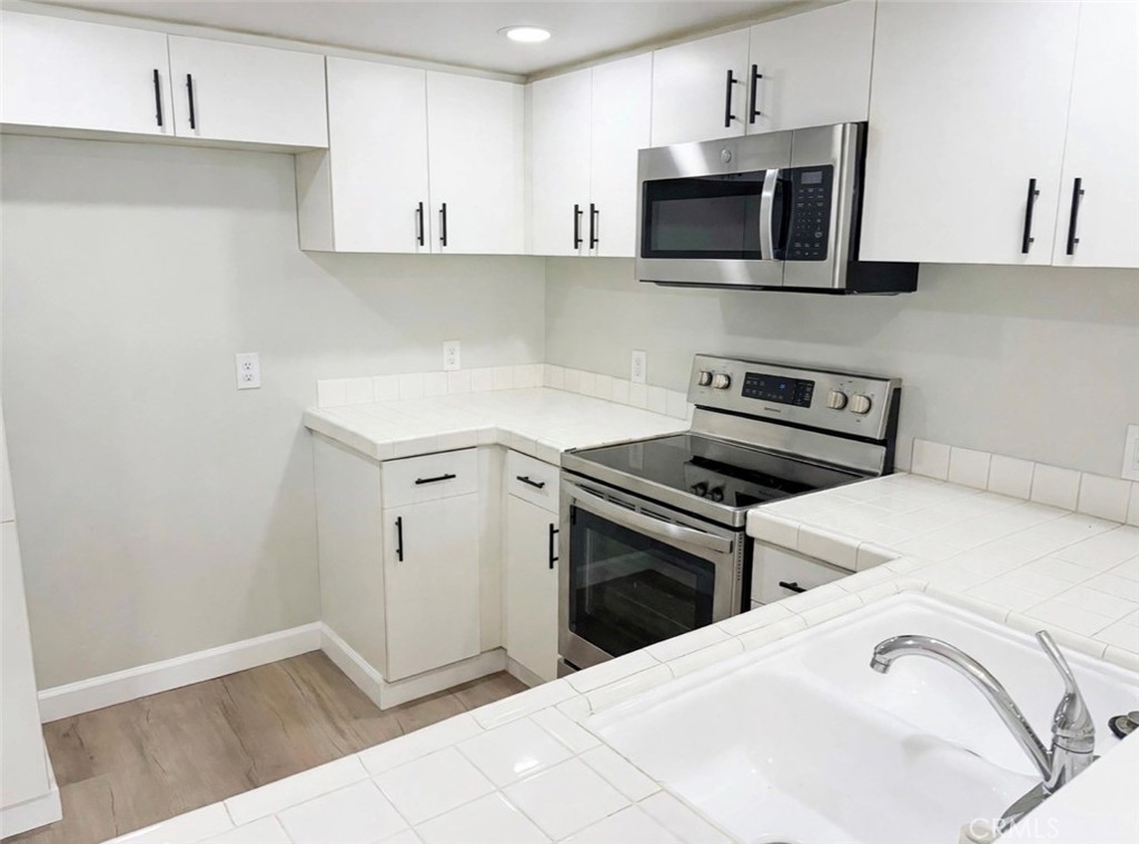 1211 Cabrillo