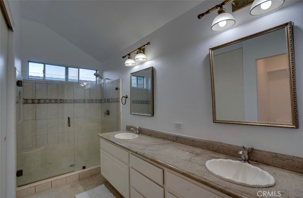 5548 El Palomino Drive